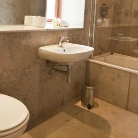 Amberley House By Thekeycollections Aparthotel 3*
