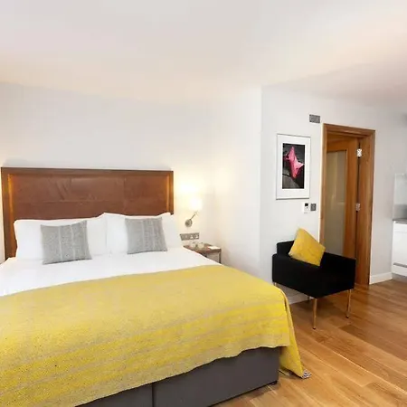Merrion Hall 4*