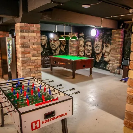 Hostel Abbey Court *