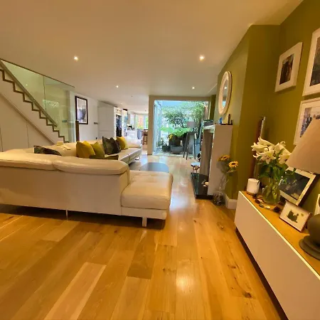 Stunning In The Heart Of Dalkey Holiday home