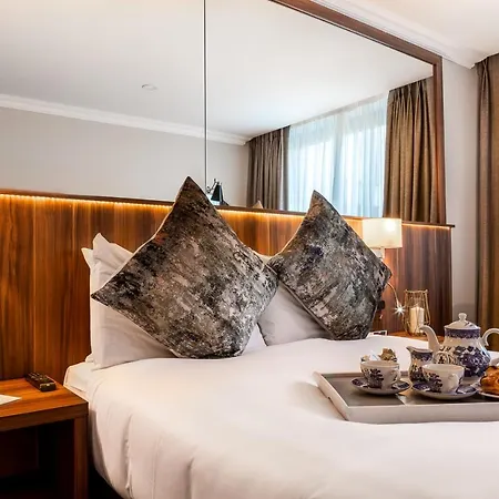 Hotel Skylon 4*