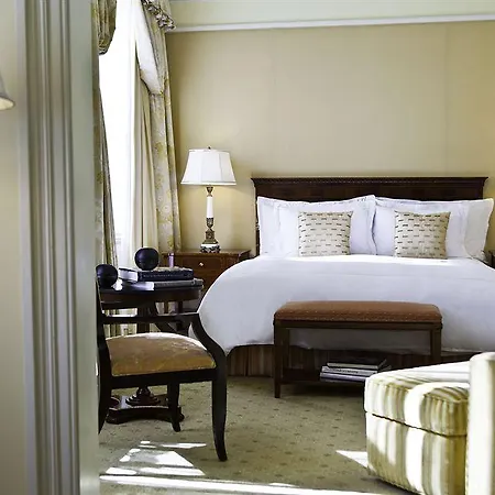 Отель The Shelbourne, Autograph Collection 5*