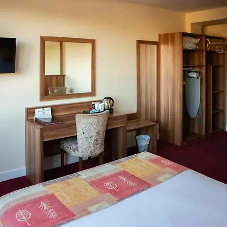Hotel West County