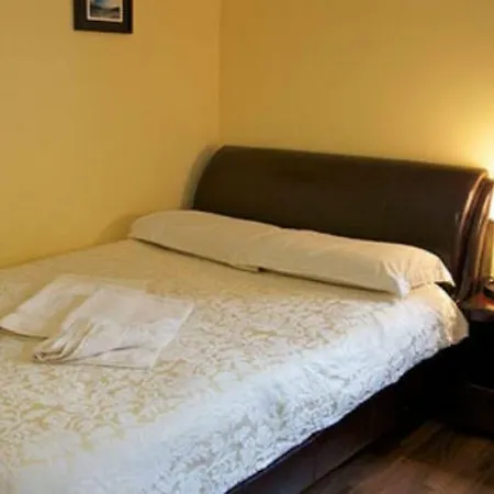 Abbey Court Hotel 2*