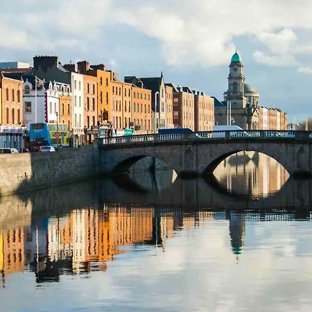 Most Central Location, Sleeps 12 Apartment Dublin