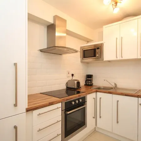 Apartment Most Central Location, Sleeps 12 Dublin