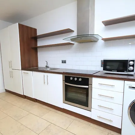 Most Central Location, Sleeps 12 Dublin