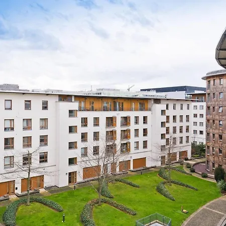Immaculate 1-bed In 1 *