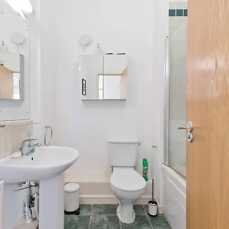 Apartment Immaculate 1-bed In 1 Dublin