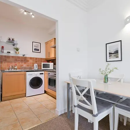 Immaculate 1-bed In 1