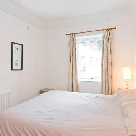 Immaculate 1-bed In 1