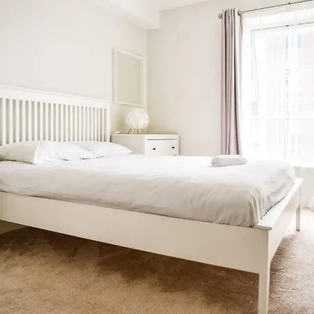 Harcourt Hall Apartment