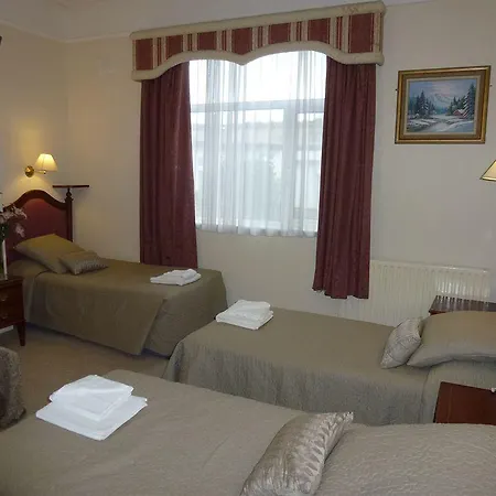 Egans House 3*
