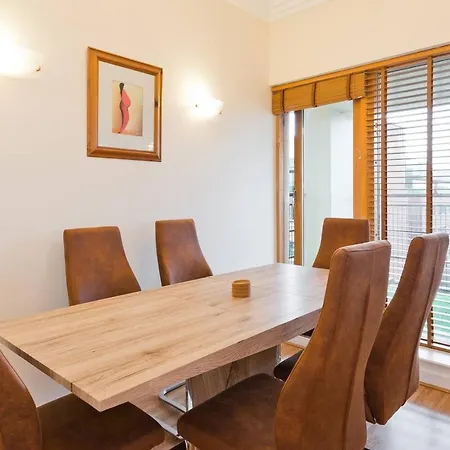 Stunning 3-bed In 1 *