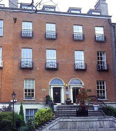 Pembroke Townhouse 4*