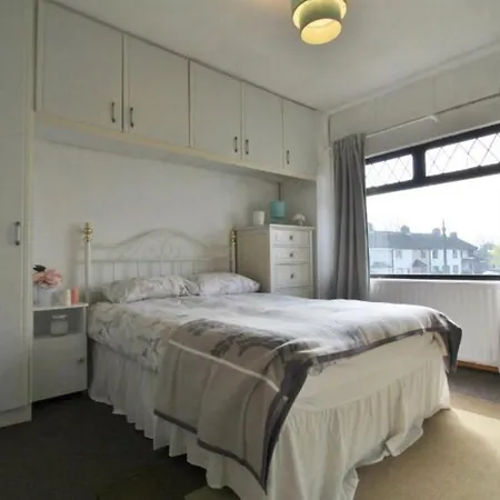 3 Bedroom Family In Residential Area Near Centre Dublín