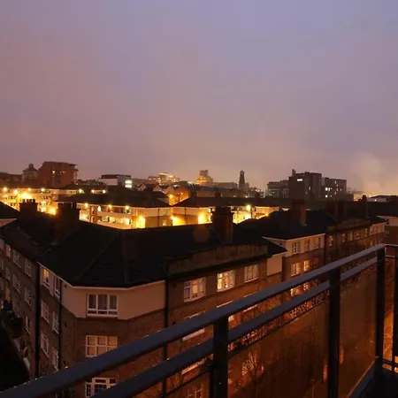 Central Penthouse By The River Liffey Apartment *