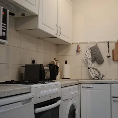 Apartment Charming 2 Bedroom In Location