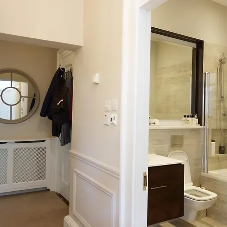 Apartment Luxurious Newly Renovated