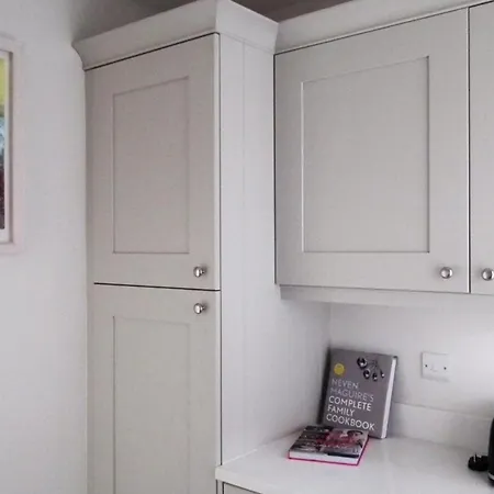 Modern 2 Bedroom Near The Rds Arena
