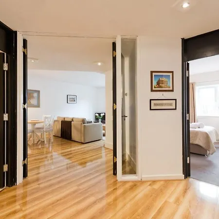 Apartment Superb Central Apartment In D4 *