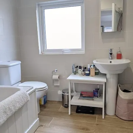 Hébergement de vacances Entire House, Sleeps 2-6, Sunroom, Outside Yard Dublin