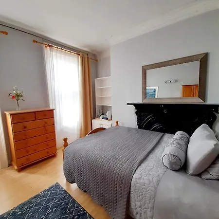 Synnott Place Homestay