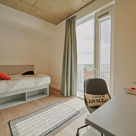 Modern 3 Bedroom And Private Bedrooms At The Loom In Apartment Dublin