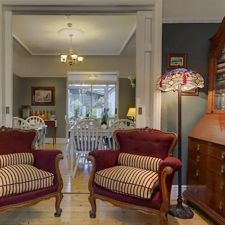 Avoca House Bed & Breakfast 3*