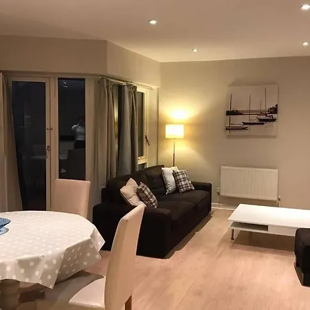 2 Bedroom Spacious And New Centre Apartment
