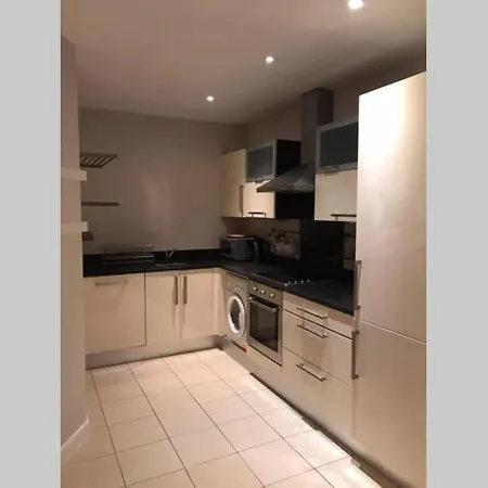 2 Bedroom Spacious And New Centre Apartment Dublin