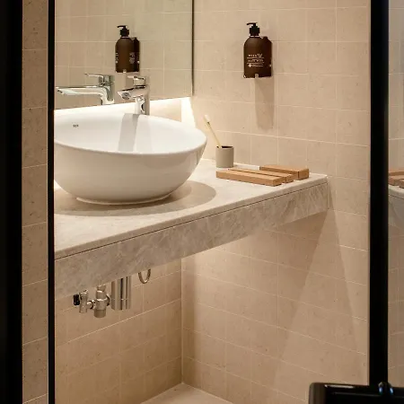 Wren Urban Nest Hotell