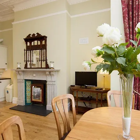 Glencourt Apartment