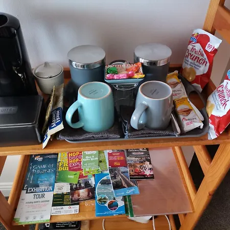 Bright And Cozy Room With Double Bed, Private Bathroom Not Ensuite, Breakfast To Go * Dublin