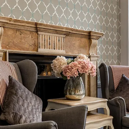 Clifden House By Nina Gasthuis 3*