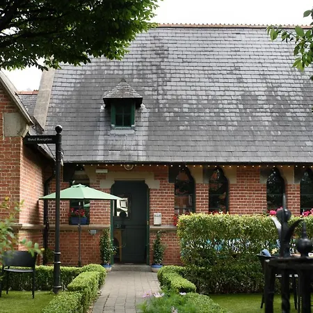 Otel Schoolhouse 4*