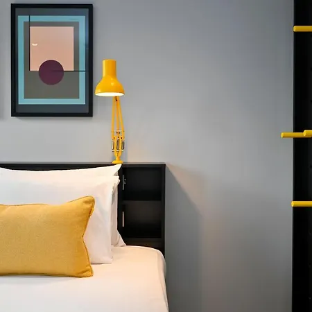 Staycity Street 4*