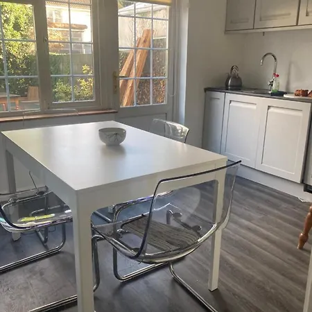 Entire Terraced Two Story Redbrick House With Parking In Secluded Cul De Sac Villa