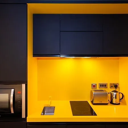 Aparthotel Staycity Castle 4*