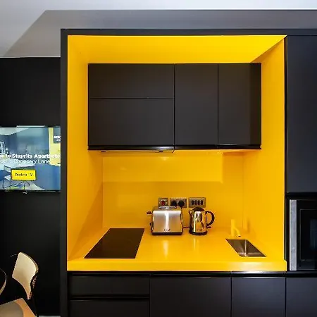 Aparthotel Staycity Castle 4*