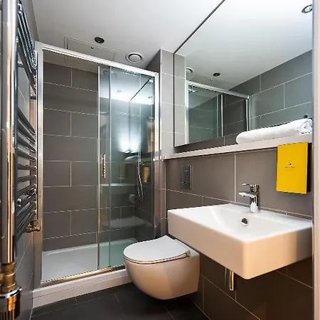 Aparthotel Staycity Castle