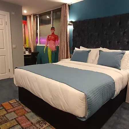 The Gate Hotel *