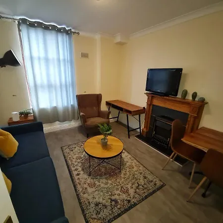 Lovely And Bright 1-bedroom In 1 Appartamento