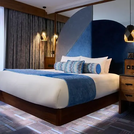 Arthaus Hotel 4*
