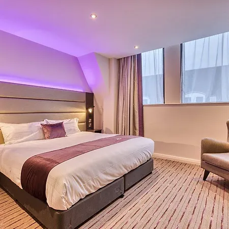 מלון Premier Centre 3*