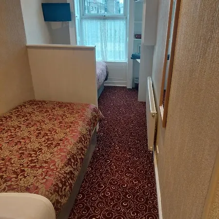 Parkway Guest house 3*
