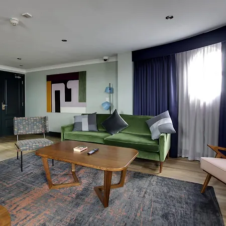 Hotel The Alex 4*