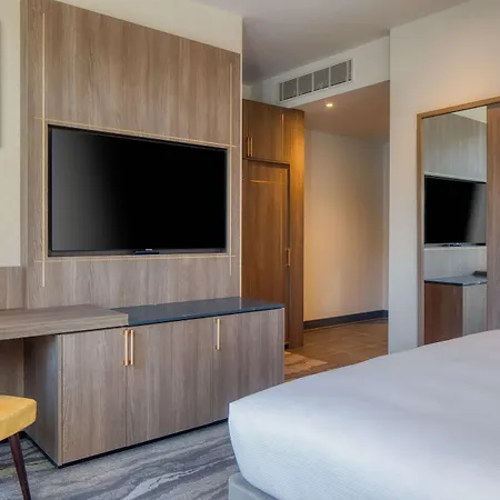 מלון Hilton Kilmainham 4*