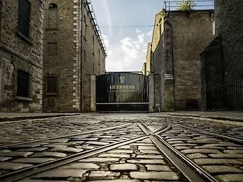 Camden Court Hotel 4*