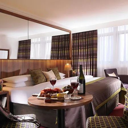 Hotel Skylon